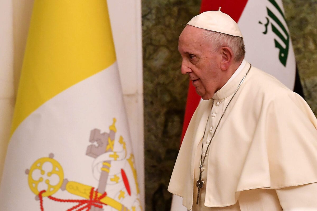 Papa Francisco no palácio presidencial de Bagdá, em sua primeira visita ao Iraque, 5 de março de 2021 [Vincenzo Pinto/AFP via Getty Images]
