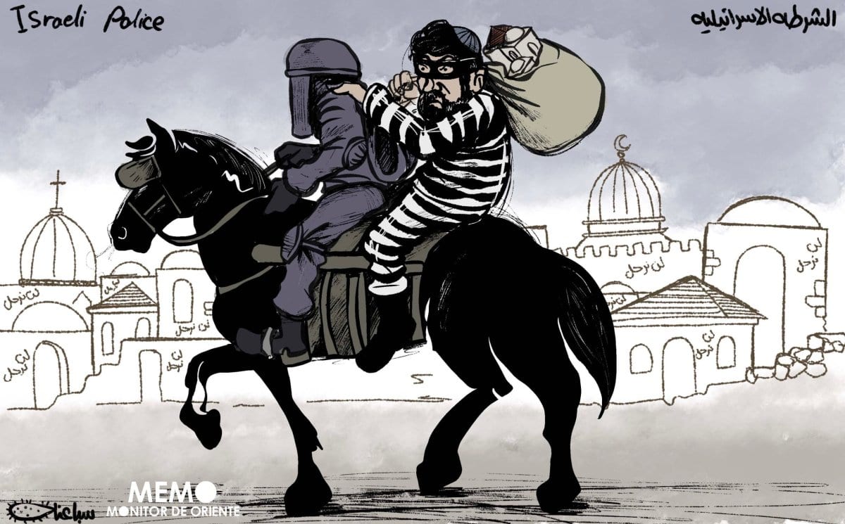 Polícia israelense apoia colonos israelenses no roubo de casas palestinas em Jerusalém [Sabaaneh/Monitor do Oriente Médio]