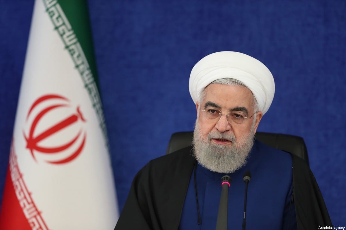 Presidente do Irã Hassan Rouhani participa de uma cerimônia de lançamento de projetos nas províncias de Hormozgan, Mazandaran e Khuzestan, via videoconferência, em 29 de abril de 2021 [Presidência do Irã/Agência Anadolu]