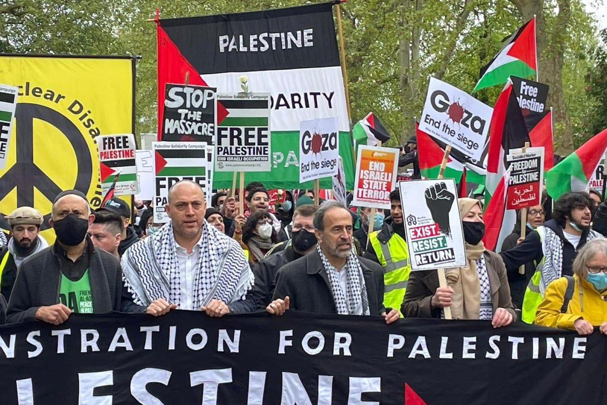 Cerca de 150 mil manifestantes reuniram-se em Londres para protestar contra o massacre cometido por Israel na Faixa de Gaza, neste sábado, 15 de maio de 2021 [Monitor do Oriente Médio]