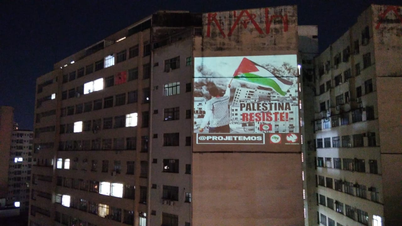 Projeção em homenagem à Palestina em Belo Horizonte, Minas Gerais, dia 15 de maio de 2021 [MST]