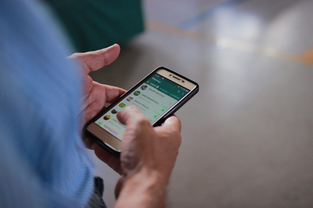 O software espião Pegasus funciona como um vírus e é capaz de rastrear, em segredo, todos os dados de um smartphone, até mesmo mensagens criptografadas e dados bancários [Jorge Henao /Pixabay] 
