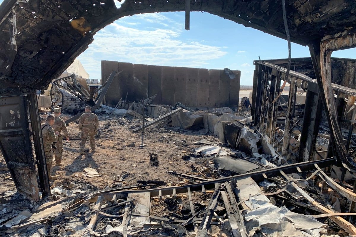 Uma foto tirada em 13 de janeiro de 2020 durante uma turnê de imprensa organizada pela coalizão liderada pelos EUA [Ayman Henna/AFP via Getty Images]
