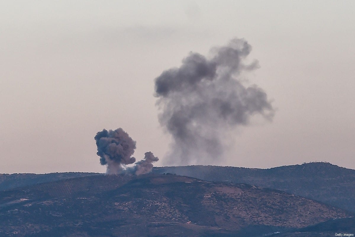 Explosão no lado sírio da fronteira de Hassa, Turquia, 28 de janeiro de 2018 [Ozan Kose/AFP via Getty Images]
