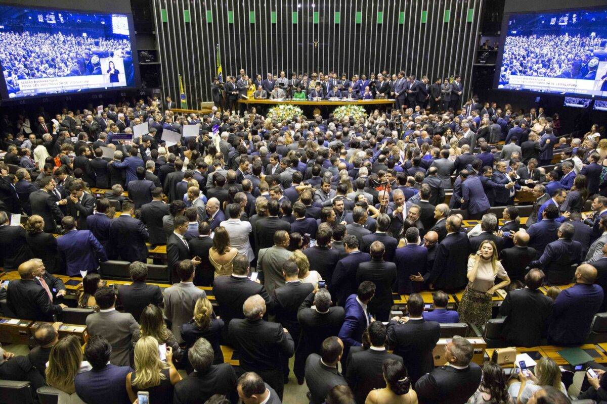 Plenário da Câmara cheio na posse dos deputados, em 2019 [Sérgio Lima/Poder360]