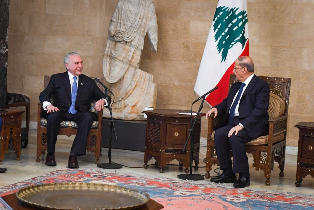 Presidente do Líbano, Michel Aoun, com o ex-Presidente do Brasil, Michel Temer, durante a missão humanitária brasileira de ajuda ao Líbano, no Palácio Presidencial de Baabda, Líbano, em 13 de agosto de 2020 [Suboficial Alexandre Manfrim]
