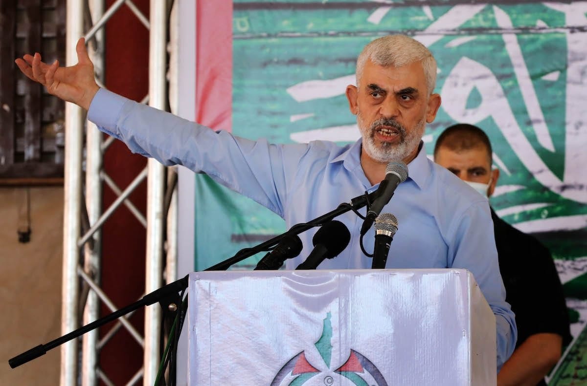 O líder palestino do Hamas Yahya Sinwar faz um discurso durante seu encontro com acadêmicos na Cidade de Gaza, Gaza em 05 de junho de 2021. [Ashraf Amra/Agência Anadolu]
