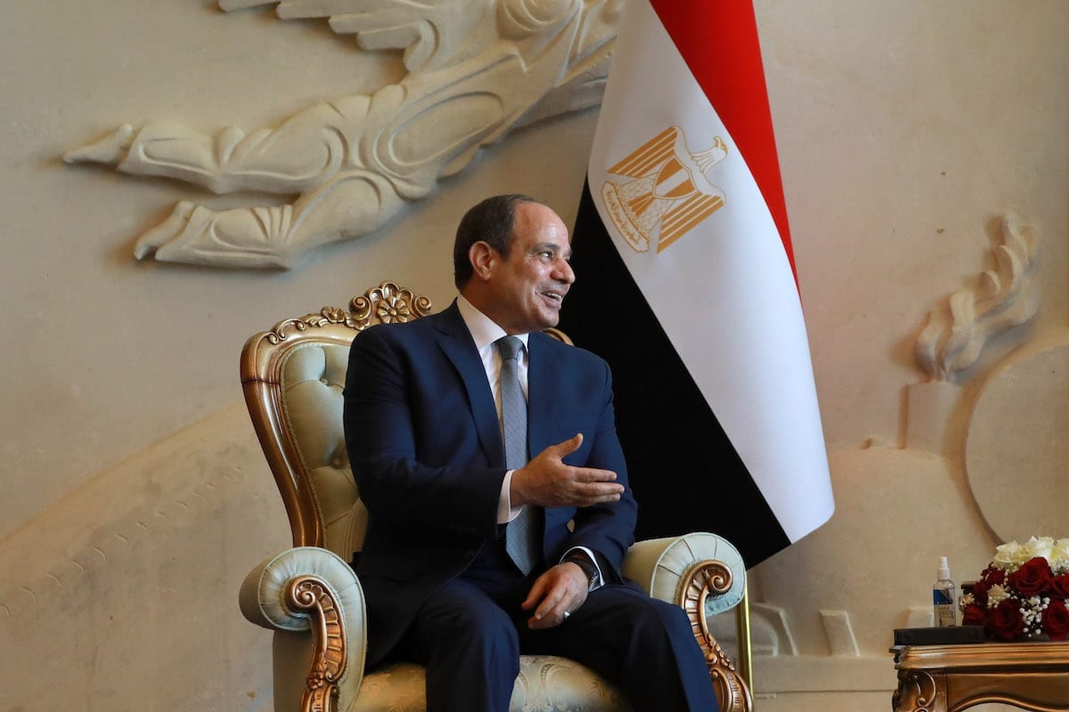 Presidente egípcio Abdel Fattah el-Sisi em Bagdá, Iraque em 27 de junho de 2021. [Murtadha Al-Sudani/Anadolu Agência]
