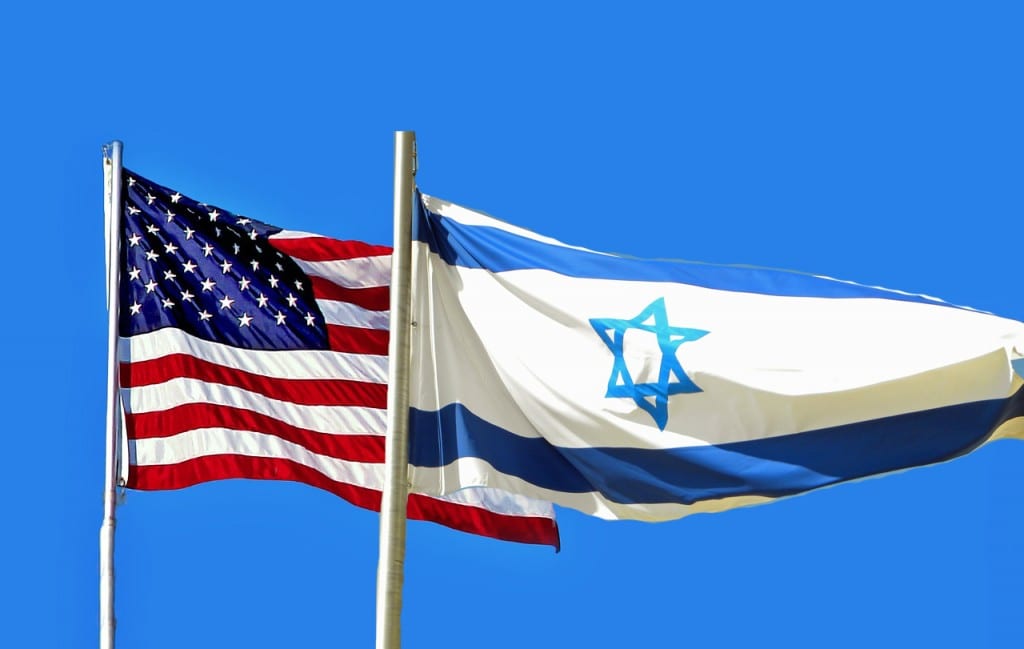 Bandeiras dos Estados Unidos e de Israel, lado a lado [JINSA]
