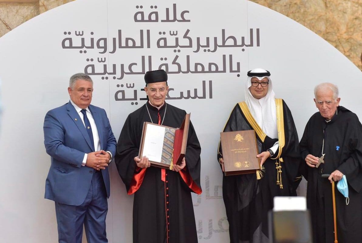 Patriarca maronita Bechara Boutros Al-Rai em evento comemorativo dos 100 anos das relações sauditas com a igreja, em 8 de julho de 2021 [bukhariwaleeed/Twitter]
