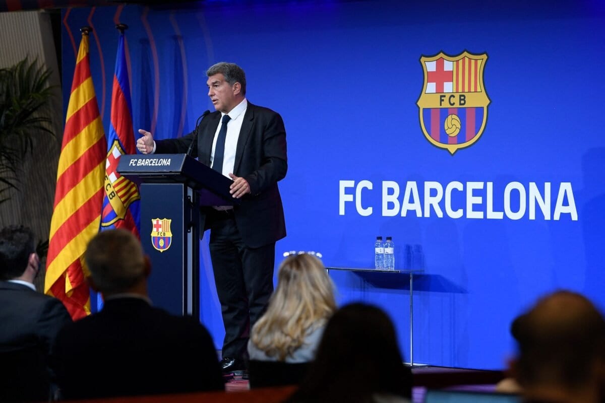 Joan Laporta, presidente do clube de futebol Barcelona, em coletiva de imprensa no estádio de Camp Nou, em 28 de maio de 2021 [Josep Lago/AFP via Getty Images]