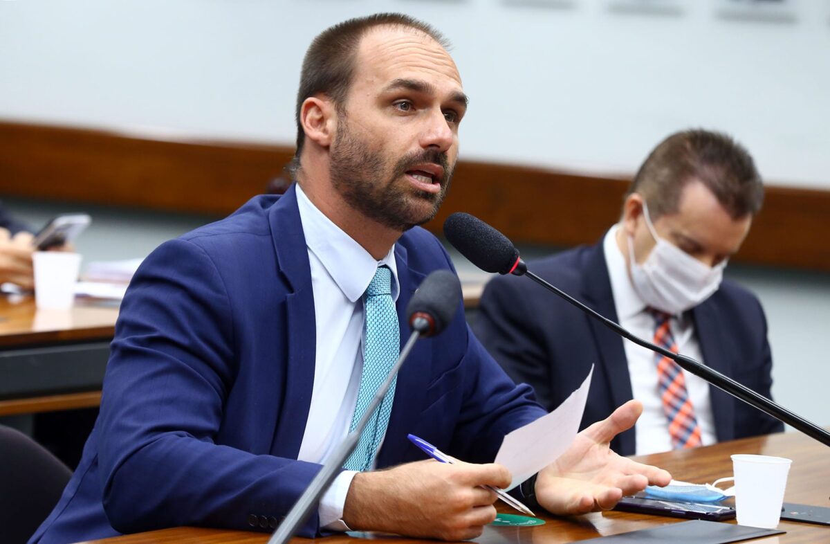 Deputado Eduardo Bolsonaro em audiência pública da CREDN, na Câmara dos Deputados, em 28 de abril de 2021 [Cleia Viana/Câmara dos Deputados]
