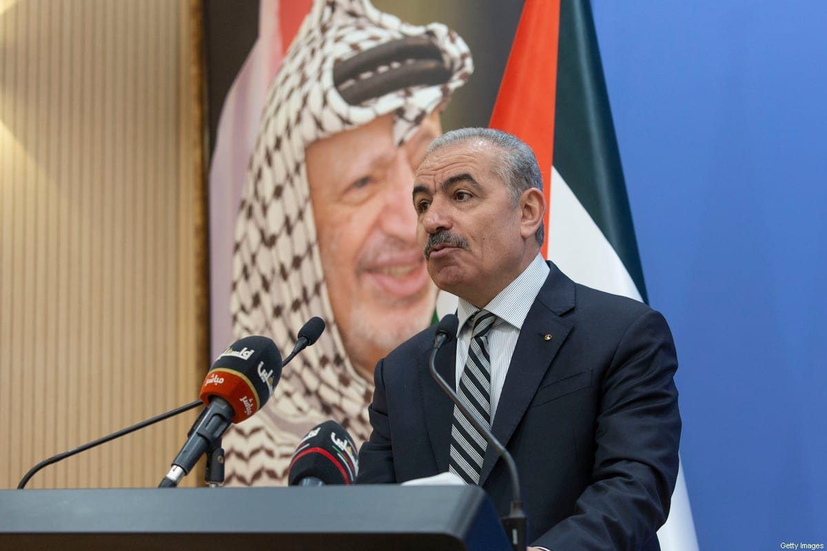 O primeiro-ministro palestino, Muhammad Shtayyeh, em 17 de agosto de 2020 [Nasser Nasser/POOL/AFP via Getty Images]