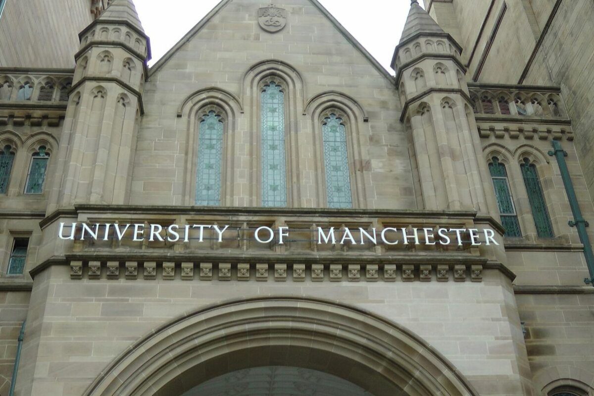 Universidade de Manchester [Wikipedia]
