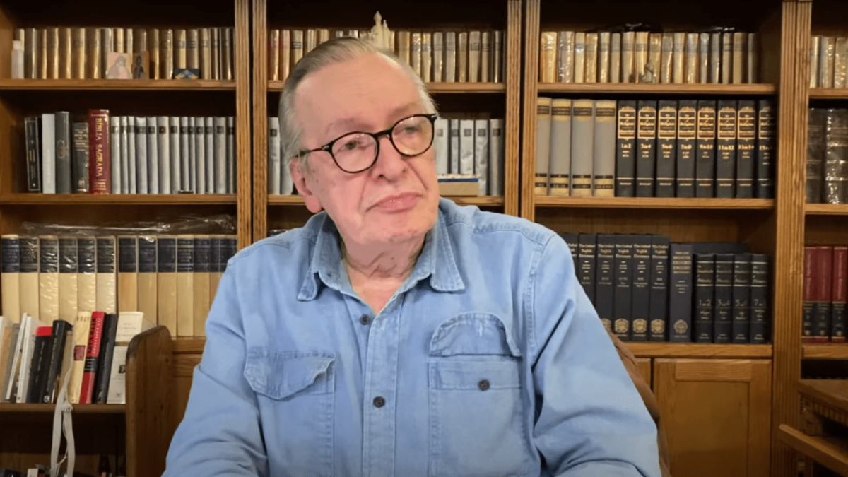 Olavo de Carvalho em seu vídeo do youtube “Ciência e falsa ciência”, de 4 de janeiro de 2021 [Reprodução/Youtube]
