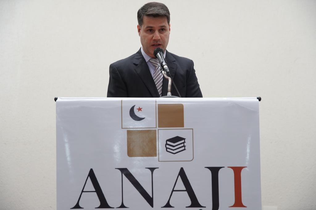 Dr. Akram Mohamed, advogado especialista em migração, diretor da Liga da Juventude Islâmica do Brasil e membro da Anaji em discurso na ANAJI [ Arquivo pessoal]
