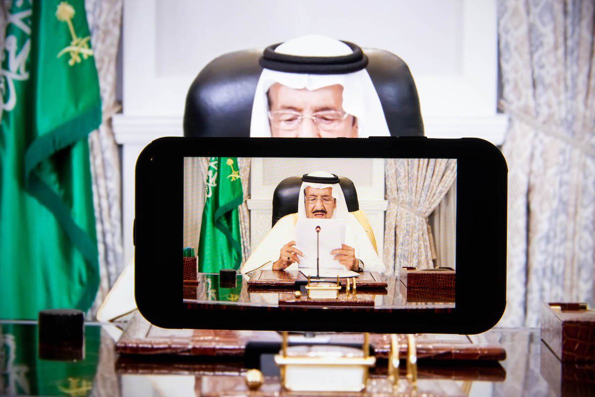 Rei Salman bin Abdulaziz, da Arábia Saudita, fala em um vídeo pré-gravado durante a Assembleia Geral das Nações Unidas via transmissão ao vivo em Nova Iorque, EUA, 22 de setembro de 2021 [Michael Nagle/Bloomberg via Getty Images]
