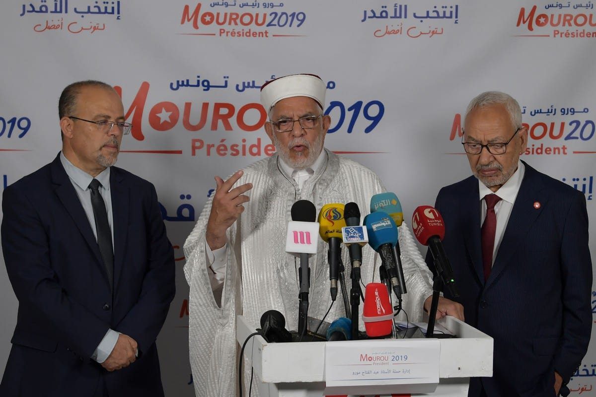 Samir Dilou, um líder do Movimento Ennahda da Tunísia (centro) em Tunis, em 17 de setembro de 2019 [Fethi Belaid/AFP/Getty Images]

