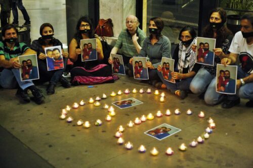 Familiares, amigos e ativistas no escritório da presidência da República em São Paulo cobrando das autoridades proteção ao Islam Hamed, São Paulo, 2015 