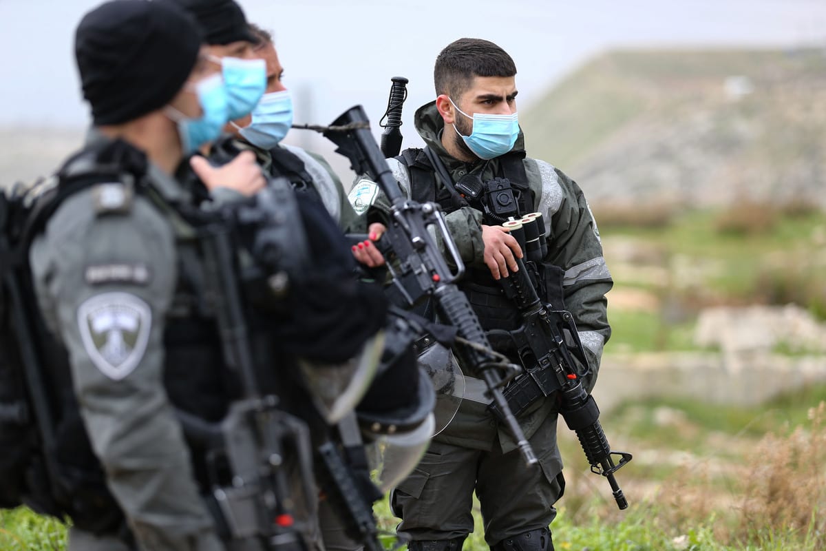 Soldados israelenses, em 1 de março de 2021 [Mostafa Alkharouf/Agência Anadolu]
