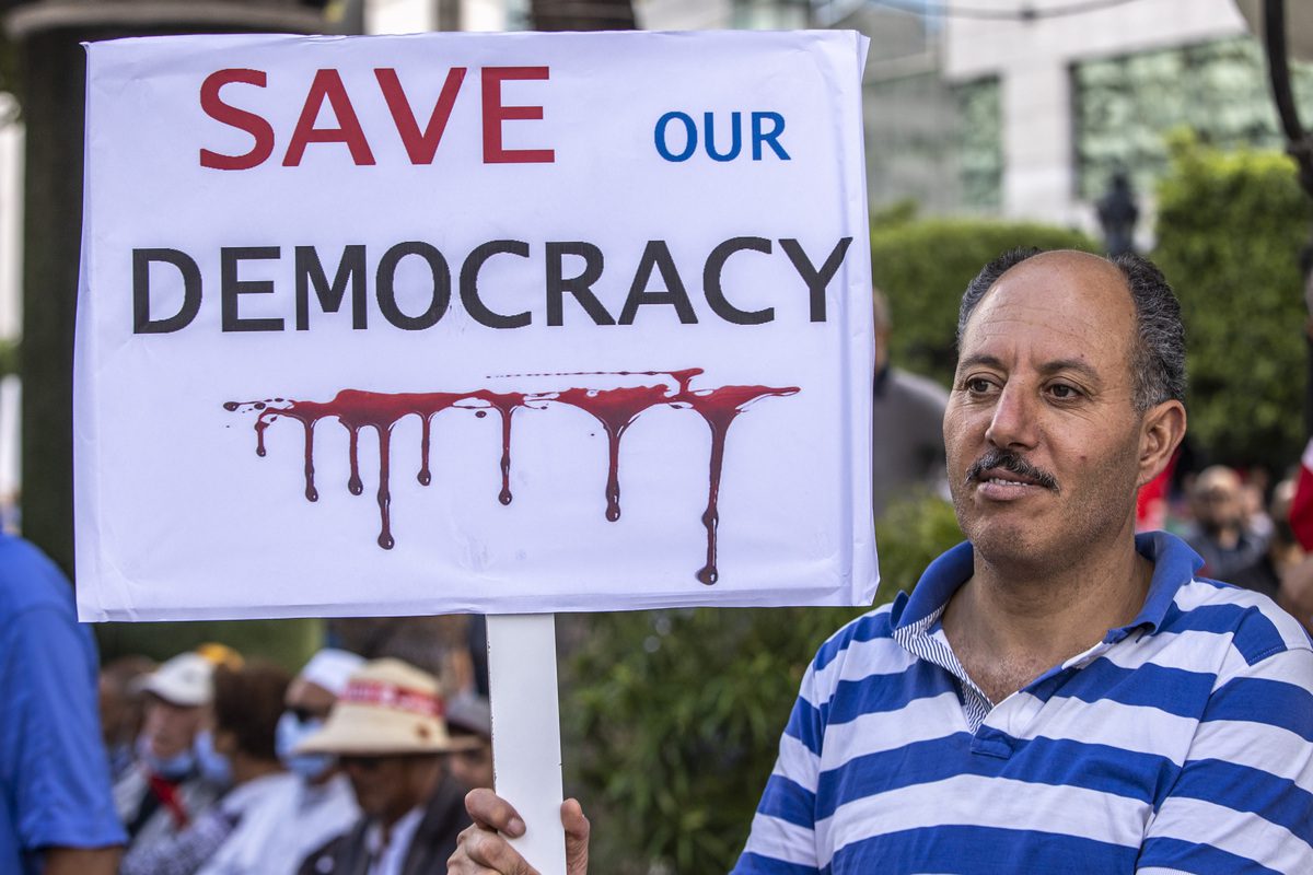 Protesto contra o Presidente da Tunísia Kais Saied na capital Túnis, 10 de outubro de 2021 [Nacer Talel/Agência Anadolu]
