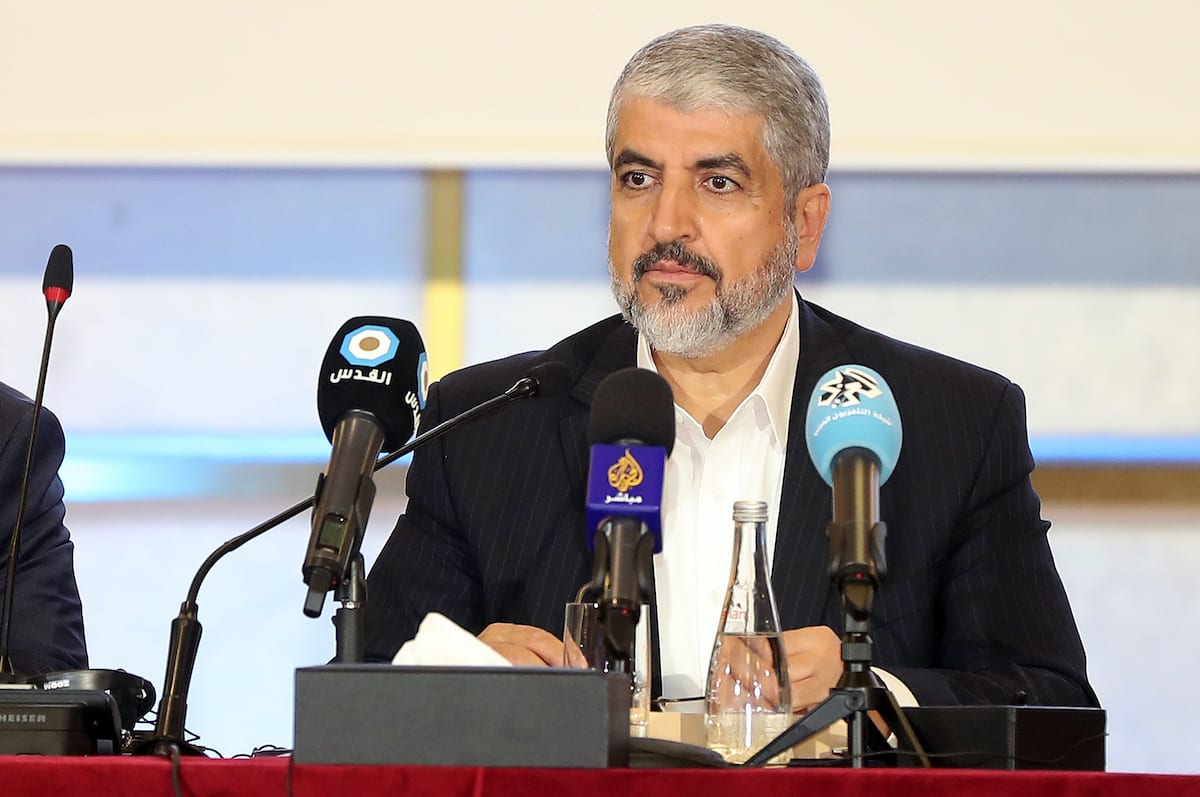 Khaled Meshaal, chefe do Bureau Político do Hamas, fala durante conferência na capital do Catar, Doha, em 1 de maio de 2017 [Karim Jaafar/AFP via Getty Images]
