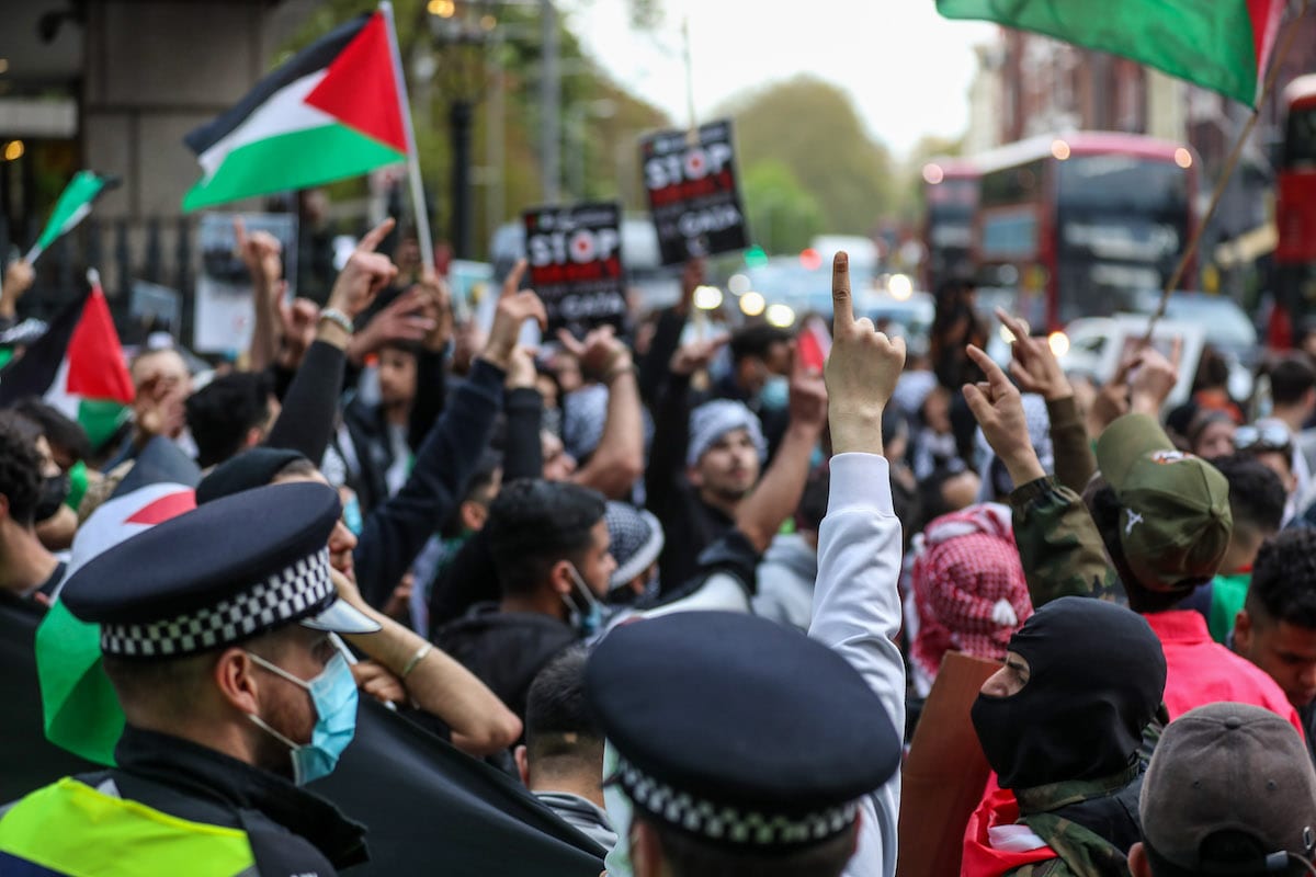 "Protesto por Jerusalém" fora da Embaixada de Israel em Londres, Reino Unido, em 9 de maio de 2021 [Vudi Xhymshiti/Agência Anadolu]
