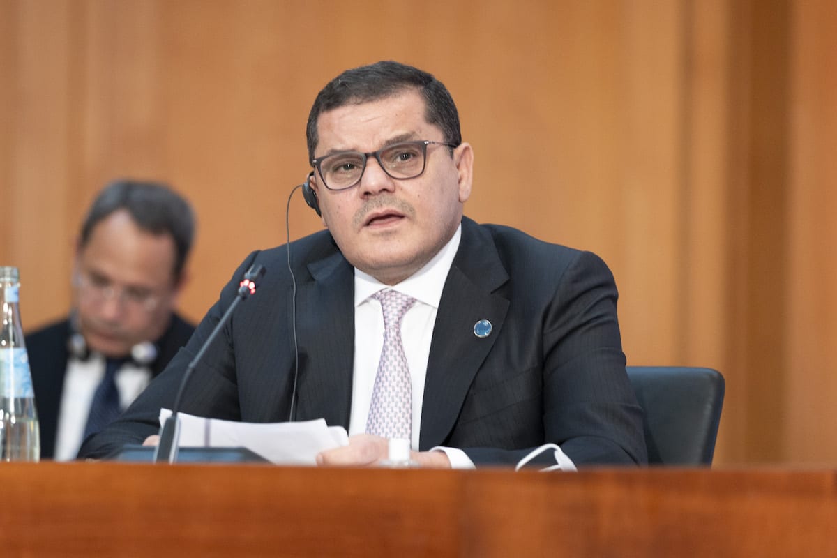 O primeiro-ministro líbio Abdul Hamid Dbeibeh em Berlim, Alemanha, em 23 de junho de 2021 [Thomas Imo / photothek.de via Agência Anadolu]
