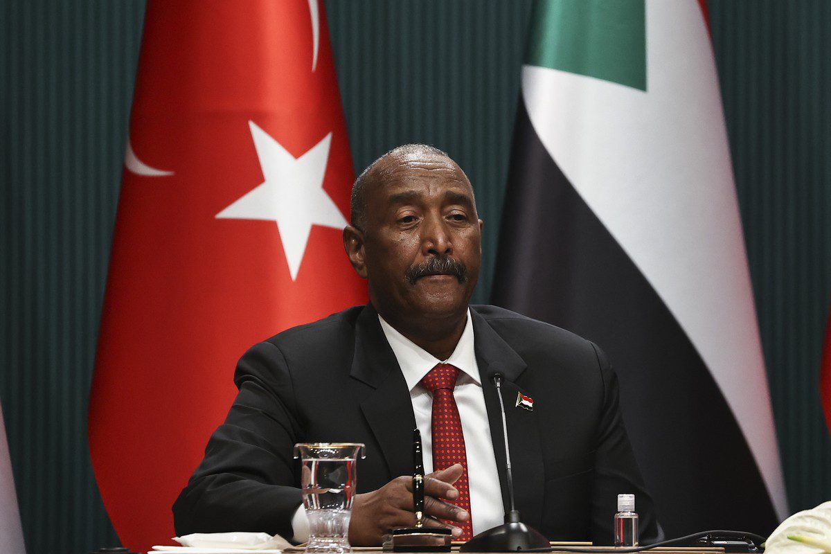 Abdel Fattah al-Burhan, presidente do Conselho Soberano do Sudão, em 12 de agosto de 2021 [Emin Sansar/Agência Anadolu]
