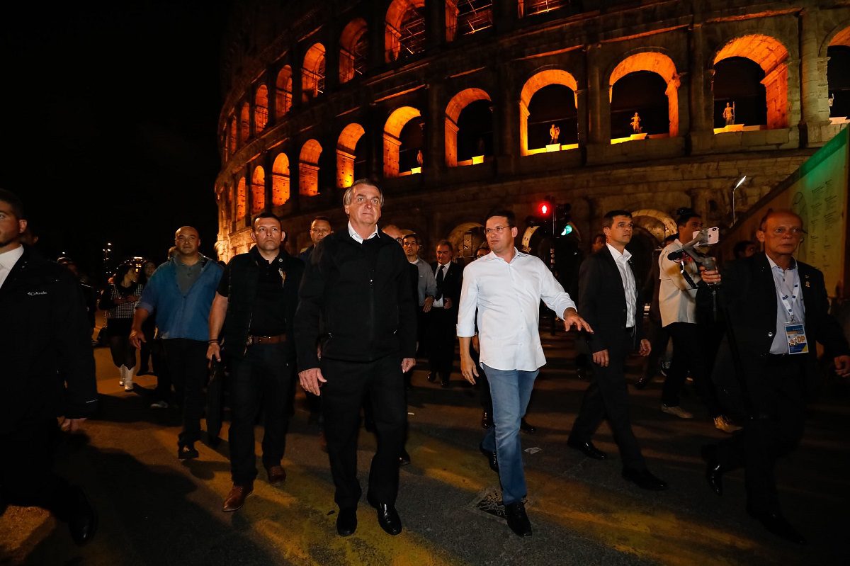 Bolsonaro visita a Piazza del Colosseo, em Roma, Itália, 31 de outubro de 2021 [Alan Santos/PR]
