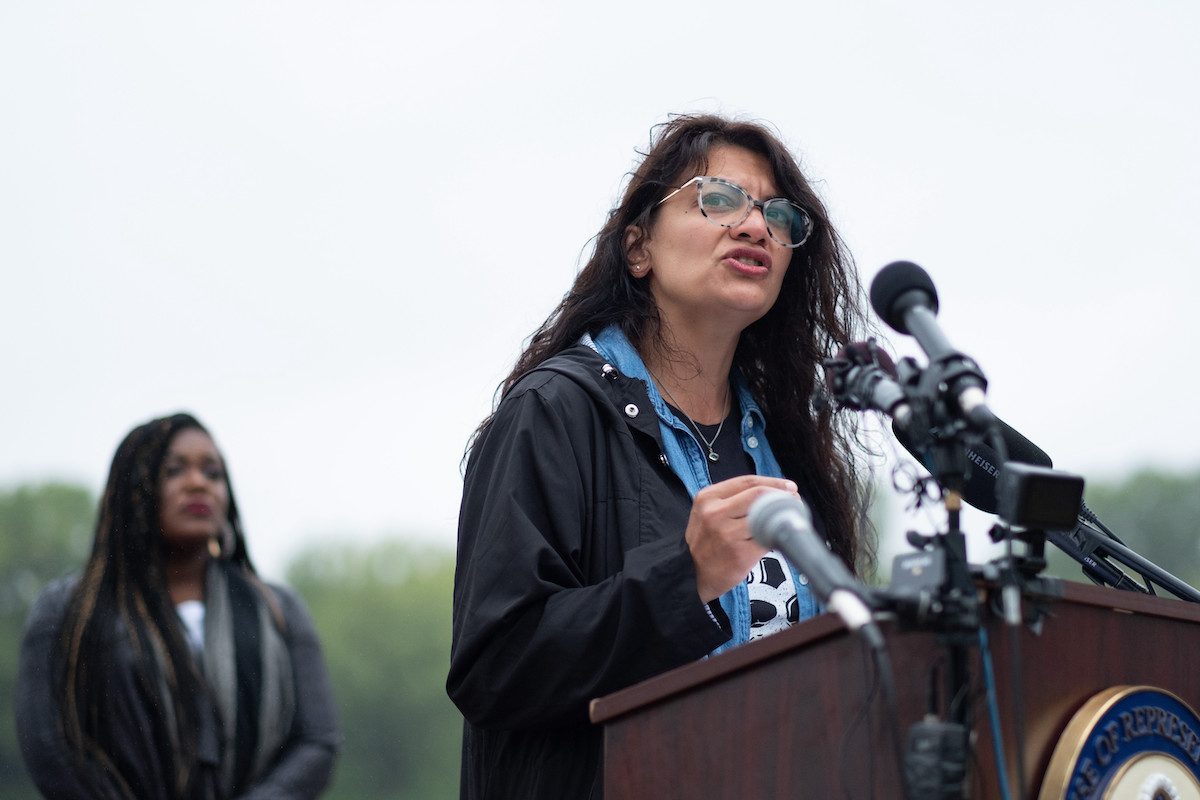 Congressista democrata Rashida Tlaib, durante coletiva de imprensa em Minneapolis, Minnesota, Estados Unidos, 3 de setembro de 2021 [Tim Evans/Bloomberg via Getty Images]
