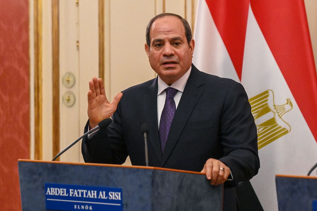 Presidente do Egito Abdel Fattah el-Sisi em Budapeste, Hungria, 12 de outubro de 2021 [ATTILA KISBENEDEK/AFP via Getty Images]
