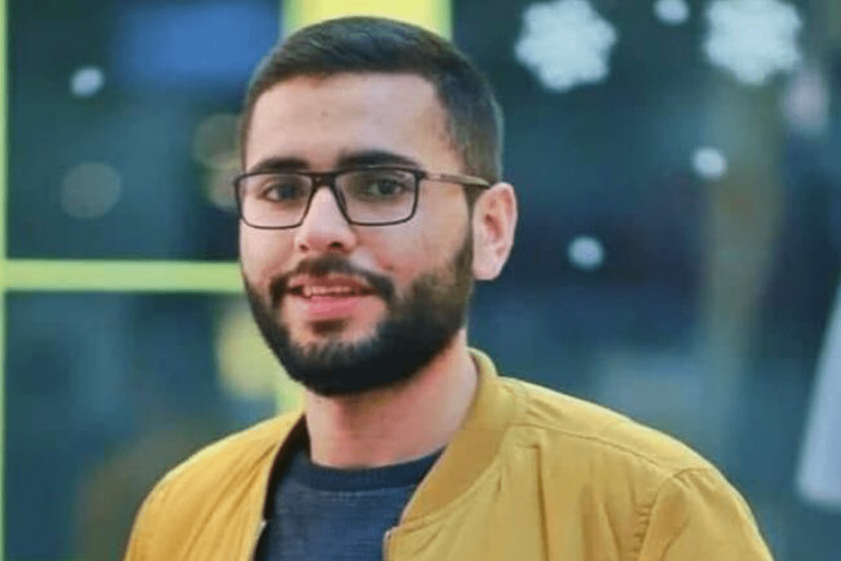 Encerrando sua greve de fome, que já dura 113 dias, o prisioneiro Miqdad Al-Qawasmi aguardará a data de soltura negociada após muita pressão sobre Israel.  
