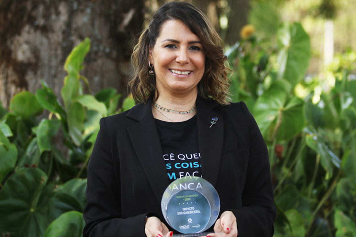 Soraya El khatib, fundadora e CEO da empresa S Cosméticos do Bem é a primeira mulher a ganhar o prêmio que homenageia o talento de empreendedores à frente das empresas-filhas da Universidade [Arquivo pessoal]
