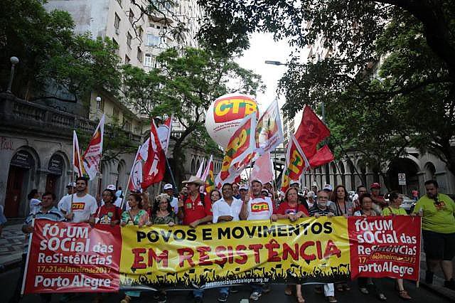 I Fórum Social das Resistências, marcha de abertura em 2017 [ André Ávila / Agencia RBS]
