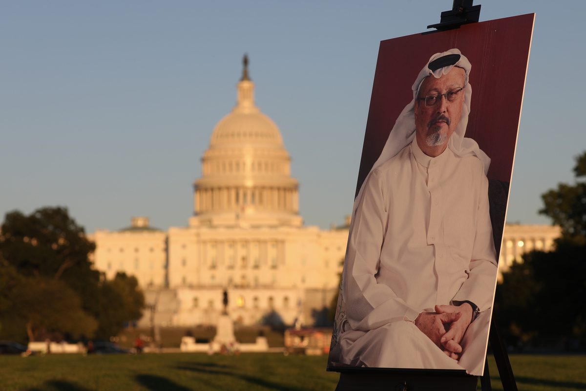 Cerimônia de comemoração realizada em frente ao Congresso dos EUA no terceiro aniversário da morte do jornalista saudita Jamal Khashoggi, em 2 de outubro de 2021 [Yasin Öztürk / Agência Anadolu]