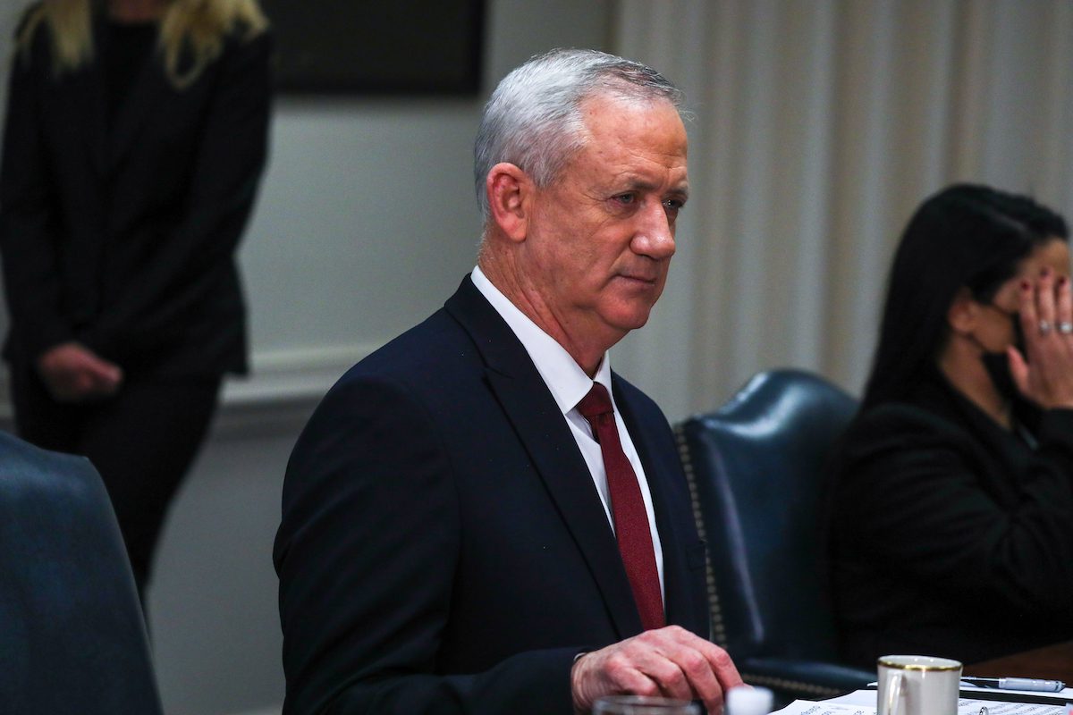 Ministro da Defesa de Israel Benny Gantz durante visita ao Pentágono, em Arlington, Estados Unidos, 9 de dezembro de 2021 [Yasin Öztürk/Agência Anadolu]
