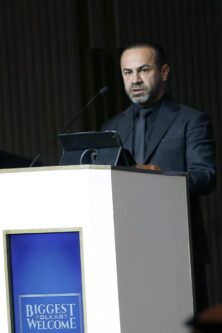 A empresa turca Folkart anunciou a abertura do seu primeiro escritório fora da Turquia, em Dubai, nos Emirados Árabes. A empresa realizou uma festa de "amizade e apresentação" em Dubai [Folkart Yapı/Agência Anadolu]