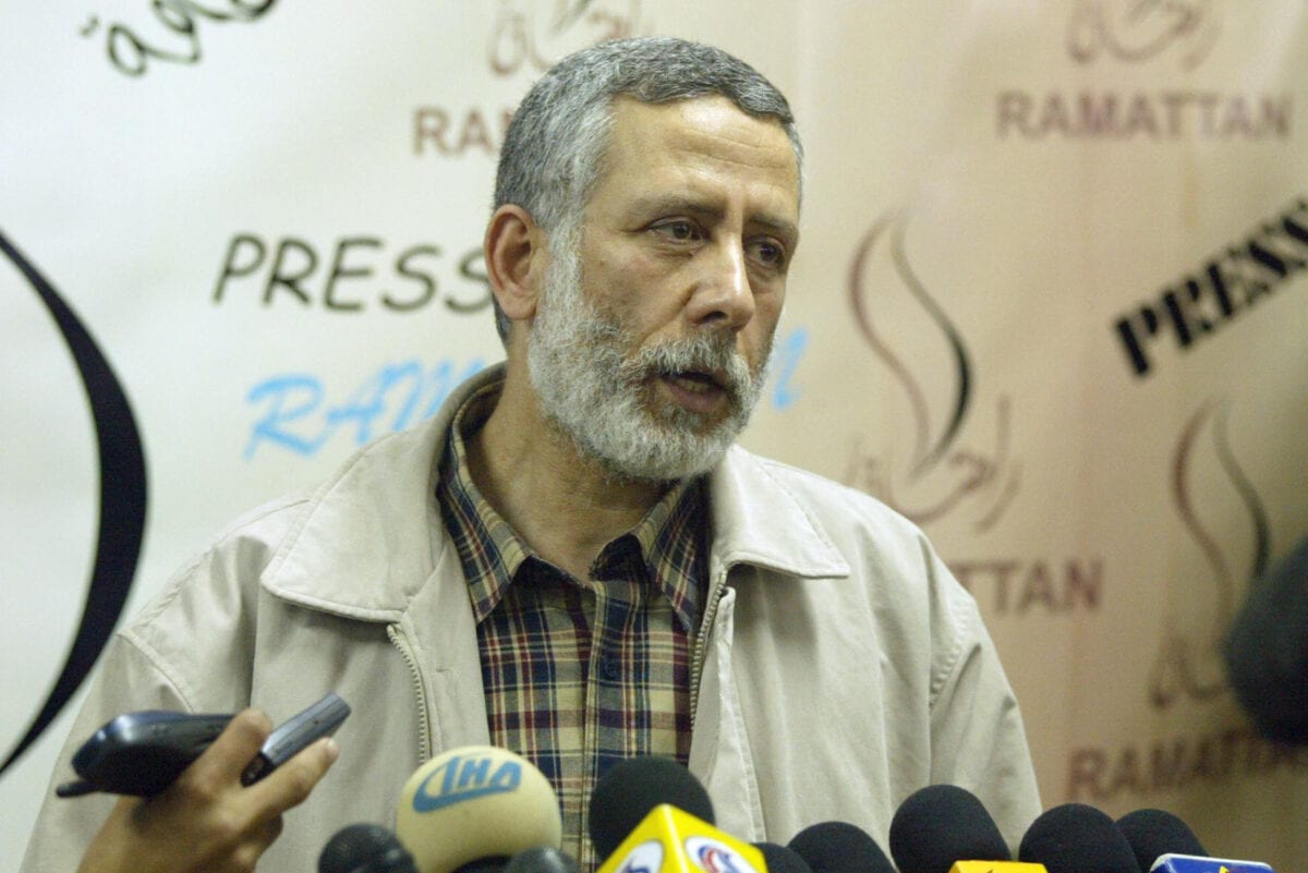 O líder da Jihad Islâmica, Mohammed al-Hindi, em uma entrevista coletiva na Cidade de Gaza, Gaza, em 09 de abril de 2005 [Mahmud Hams/AFP via Getty Images]
