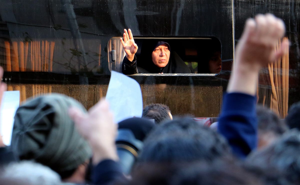 Faezeh Hashemi Rafsanjani, filha do ex-presidente iraniano Akbar Hashemi Rafsanjani, em 10 de janeiro de 2017 [Mustafa Melih Ahıshalı/Agência Anadolu]
