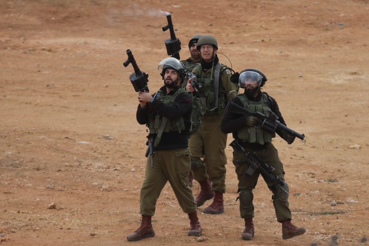 Forças israelenses na Cisjordânia ocupada, 4 de janeiro de 2022 [Mamoun Wazwa/Agência Anadolu]
