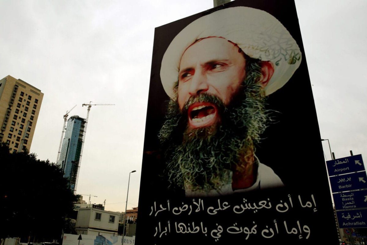 Retrato do falecido líder xiita Nimr al-Nimr, em Beirute, capital do Líbano, 7 de janeiro de 2016 [JOSEPH EID/AFP/Getty Images]
