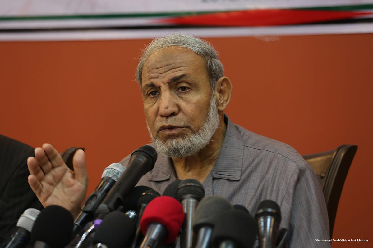 Mahmoud Al-Zahar, membro da liderança do Hamas, em Gaza, 15 de novembro de 2016 [Mohammed Asad/Monitor do Oriente Médio]
