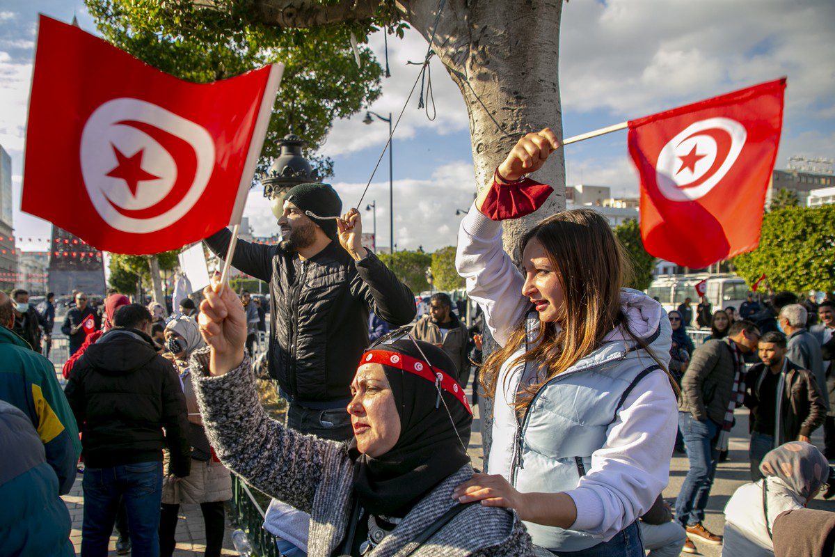 Protesto contra o presidente tunisino Kais Saied em Tunis, Tunísia em 17 de dezembro de 2021 [Yassine Gaidi/Agência Anadolu]
