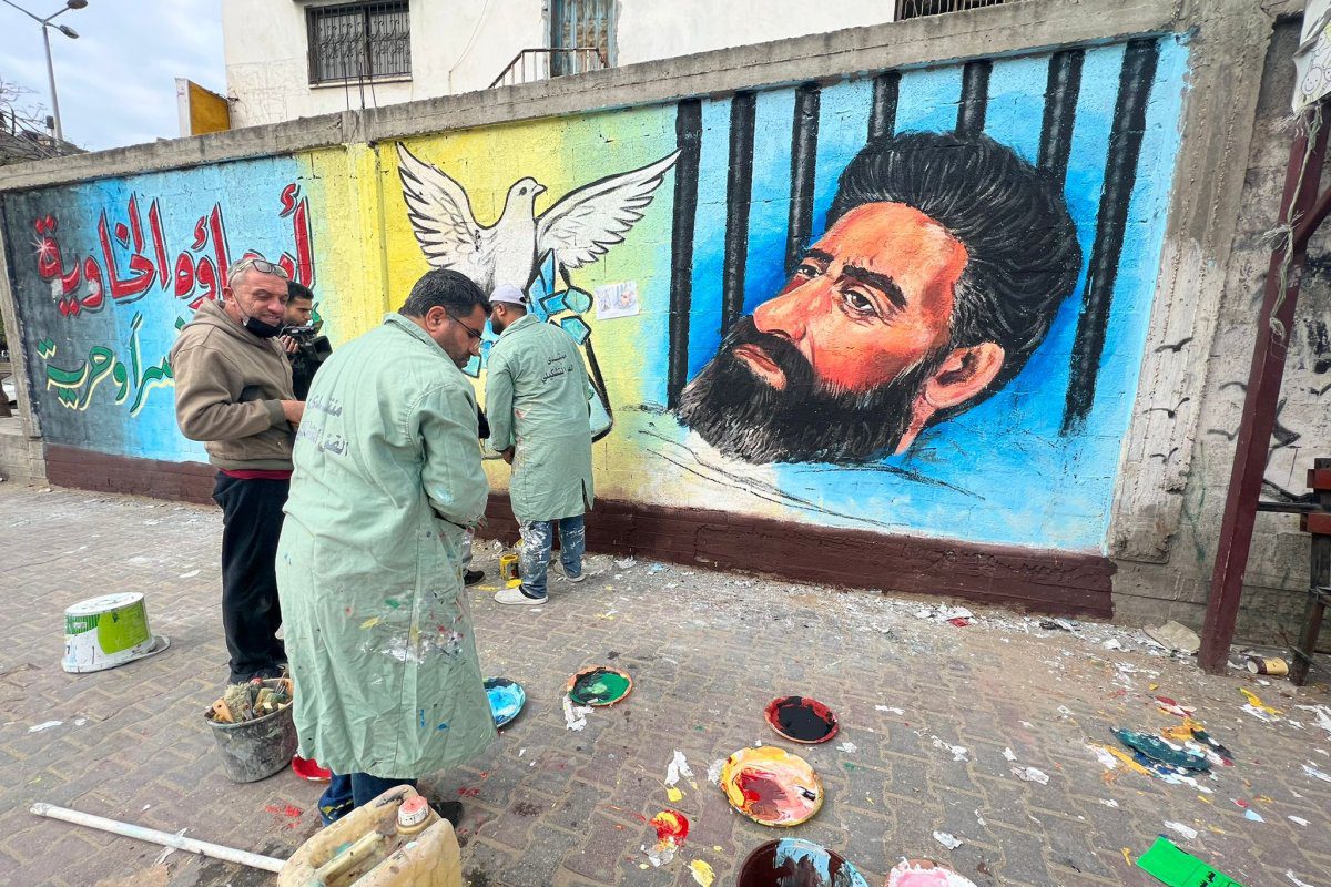 Palestinos em Gaza solidarizam-se com o grevista de fome Hisham Abu Hawash, em 5 de janeiro de 2022 [Mohammed Asad/Monitor do Oriente Médio]
