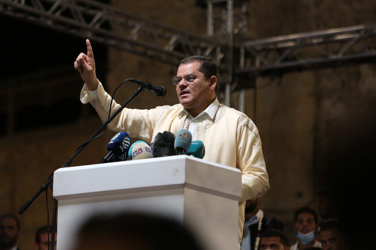 Primeiro-Ministro da Líbia Abdul Hamid Dbeibah na Praça dos Mártires, em Trípoli, capital da Líbia, 24 de setembro de 2021 [Hazem Turkia/Agência Anadolu]
