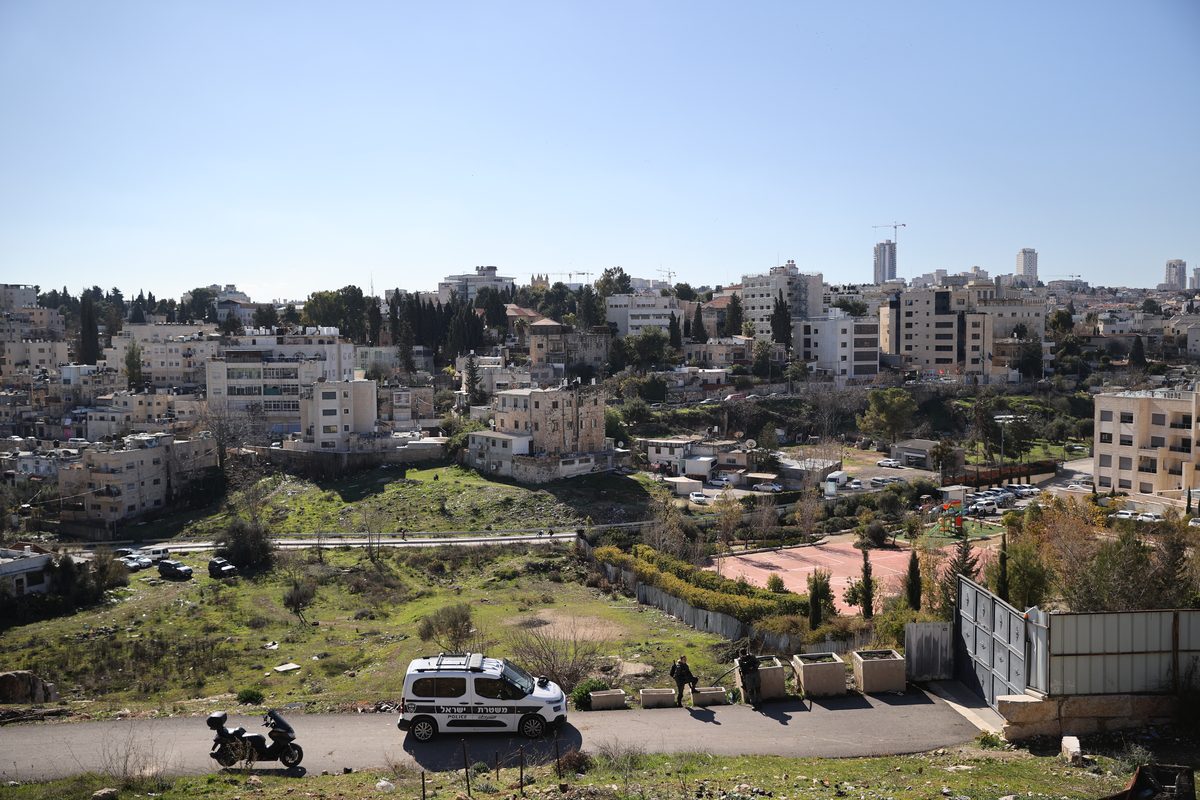 Vista do local de demolição no bairro Sheikh Jarrah em Jerusalém, em 17 de janeiro de 2022 [Mostafa Alkharouf/Agência Anadolu]
