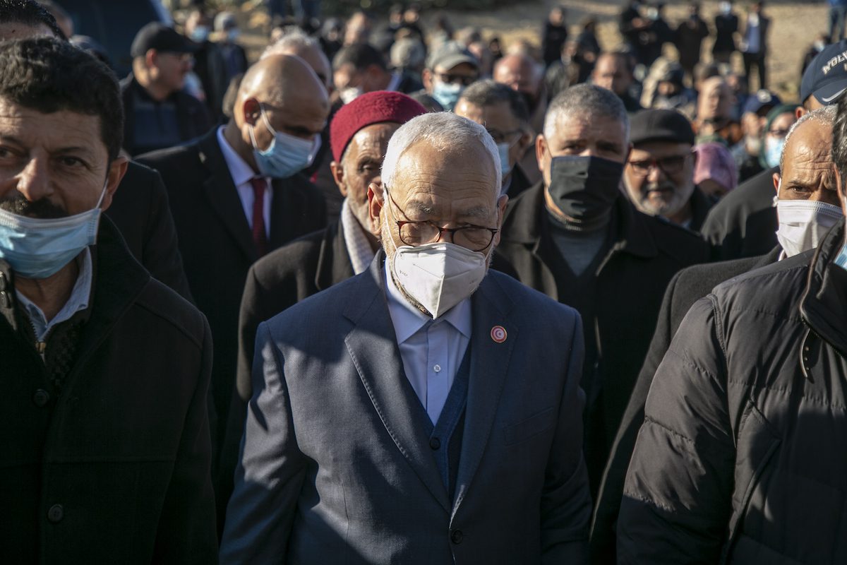 O presidente do parlamento da Tunísia e o líder do Ennahda Rached Ghannouchi na Tunísia em 20 de janeiro de 2022 [Yassine Gaidi/Agência Anadolu]
