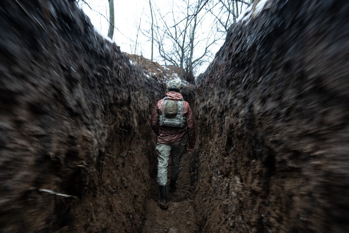 Soldado ucraniano na região Zolote, 3 de fevereiro de 2022 [Wolfgang Schwan/Agência Anadolu]
