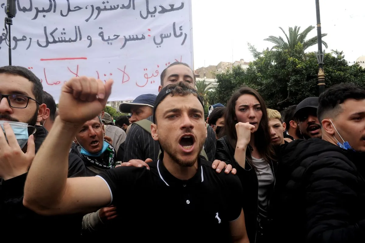 Protesto do movimento Hirak (pró-democracia) em Argel, capital da Argélia, 1° de março de 2021 [Mousaab Rouibi/Agência Anadolu]